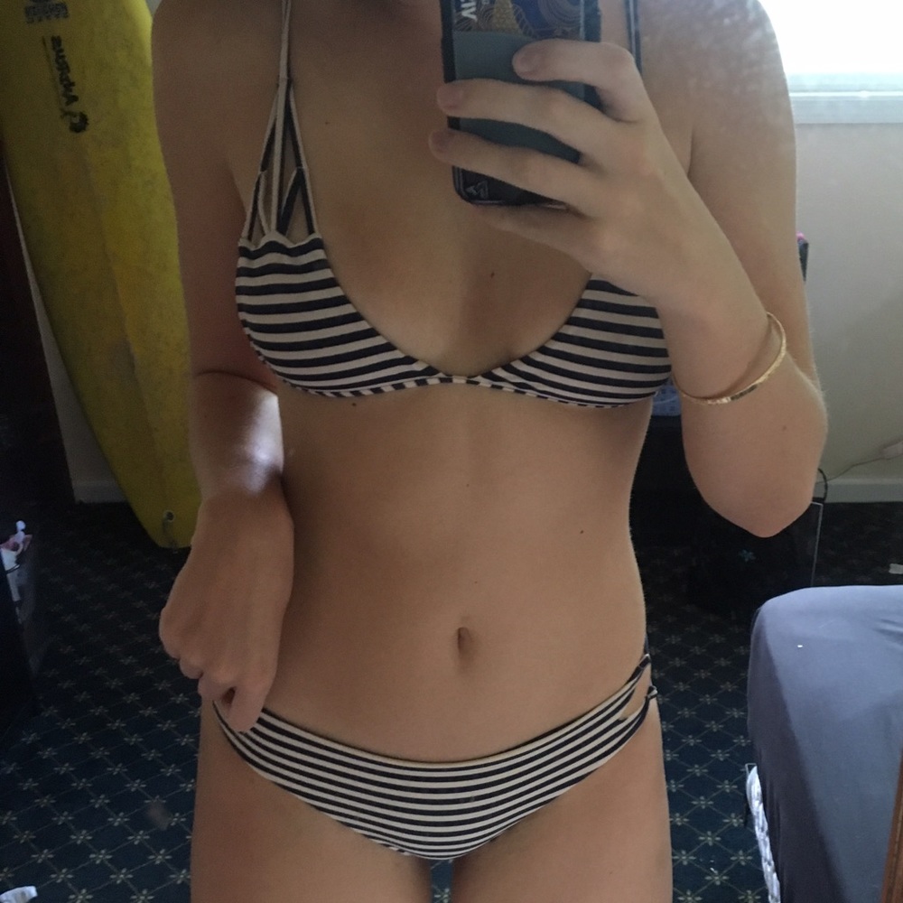 ACACIA STRIPED SET FLASH SALE